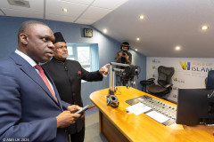 Tanzania-delegation-meet-Ameer-Sahib-Baitul-Futuh-22.05.2024_007A3332