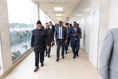 Tanzania-delegation-meet-Ameer-Sahib-Baitul-Futuh-22.05.2024_007A3349