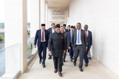 Tanzania-delegation-meet-Ameer-Sahib-Baitul-Futuh-22.05.2024_007A3359