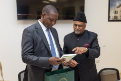 Tanzania-delegation-meet-Ameer-Sahib-Baitul-Futuh-22.05.2024_007A3492