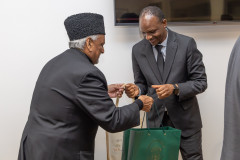 Tanzania-delegation-meet-Ameer-Sahib-Baitul-Futuh-22.05.2024_007A3553