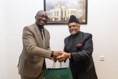 Tanzania-delegation-meet-Ameer-Sahib-Baitul-Futuh-22.05.2024_007A3567